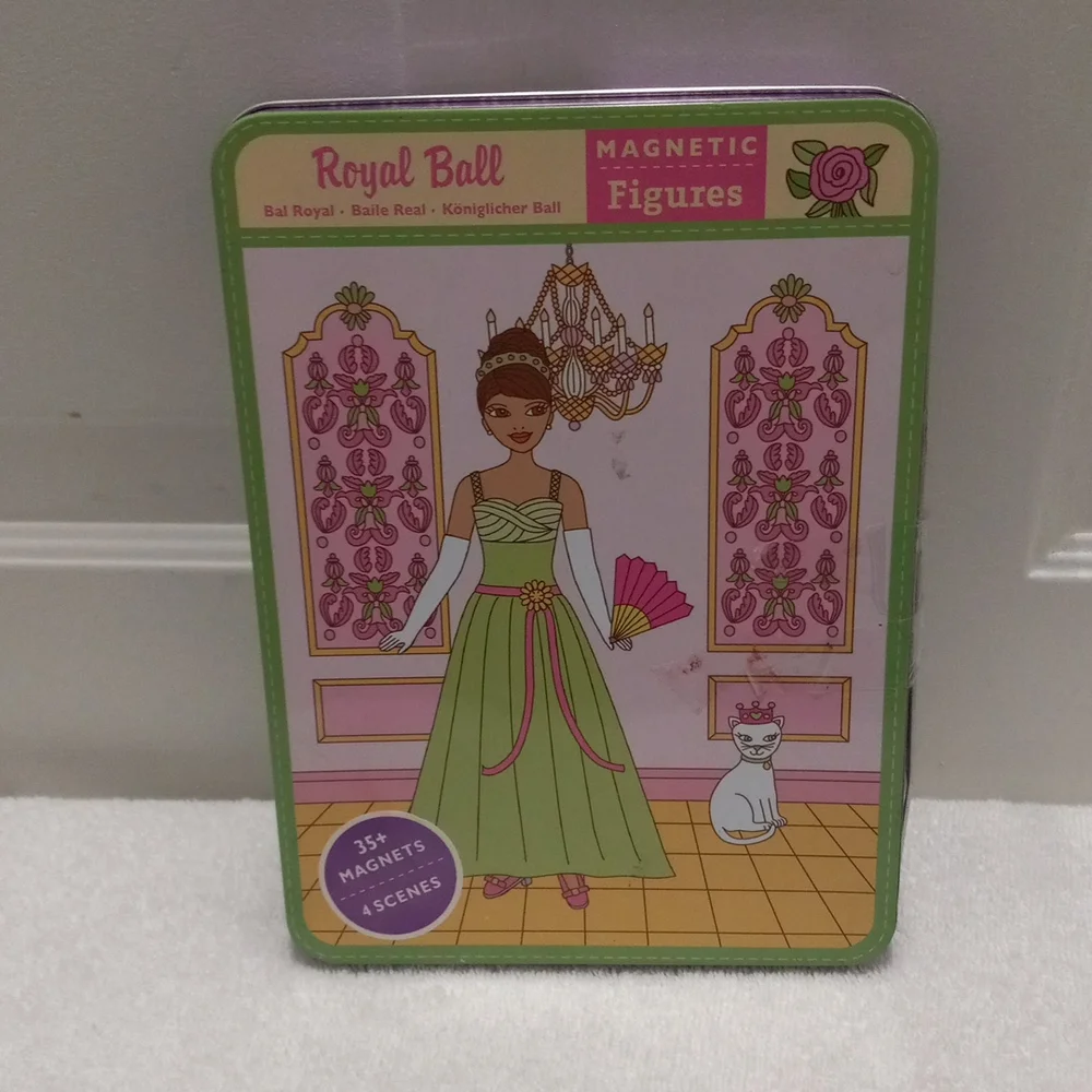 Vintage Royal Ball Magnetic Figured 35+ magnets & Sceens